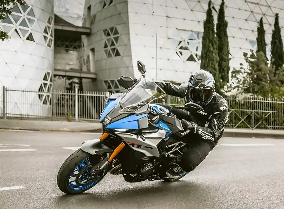 GSX-S 1000 GX