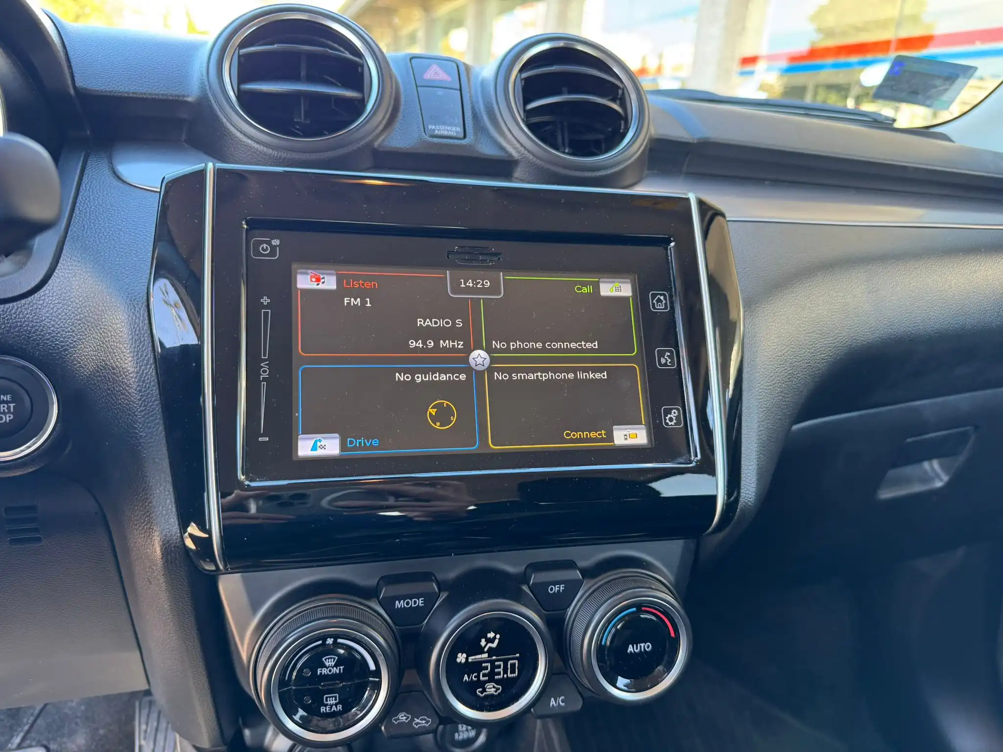 Swift ELEGANCE 2WD CVT